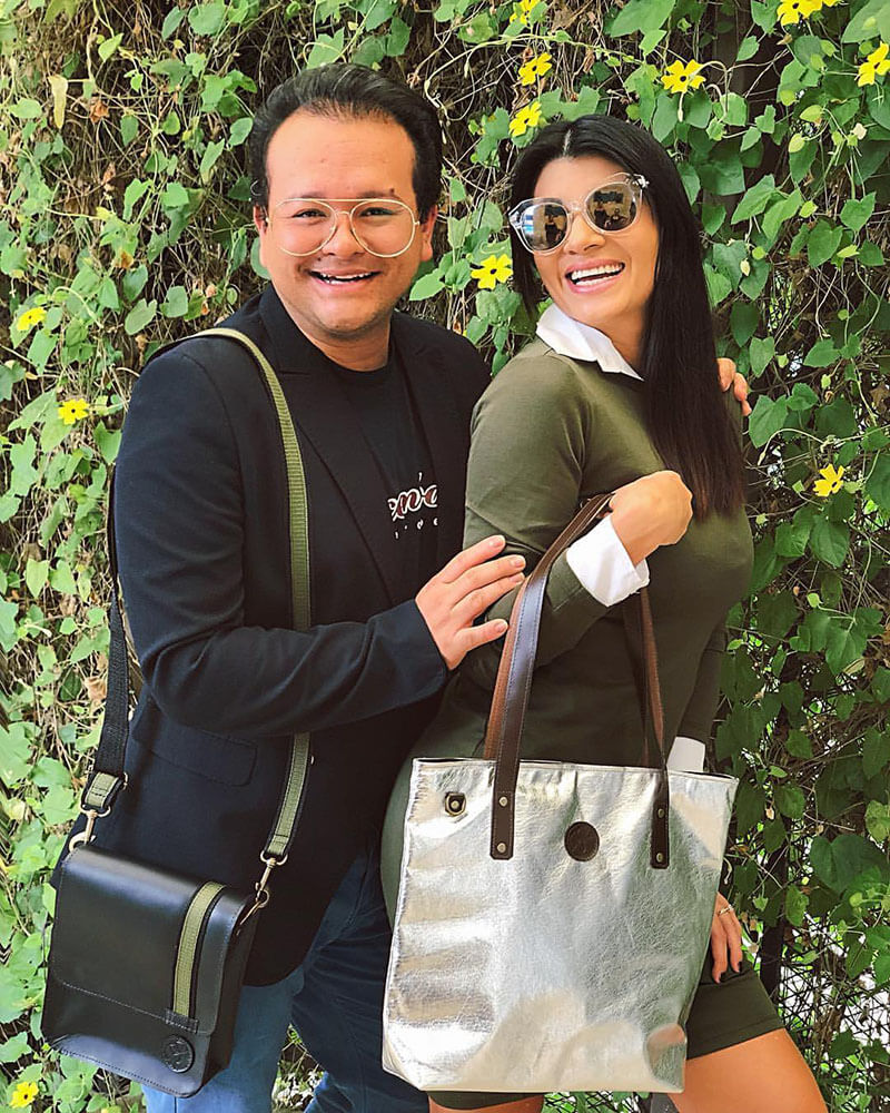 Picture of a happy couple staying at the Costa Rica Medical Center Inn, San José, Costa Rica.