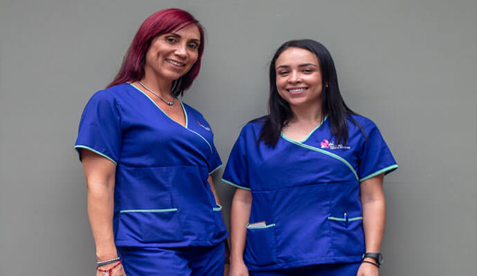 Picture of Estela Araya with one of the nurses, Yoselyn, at the Costa Rica Medical Center Inn, San José, Costa Rica.