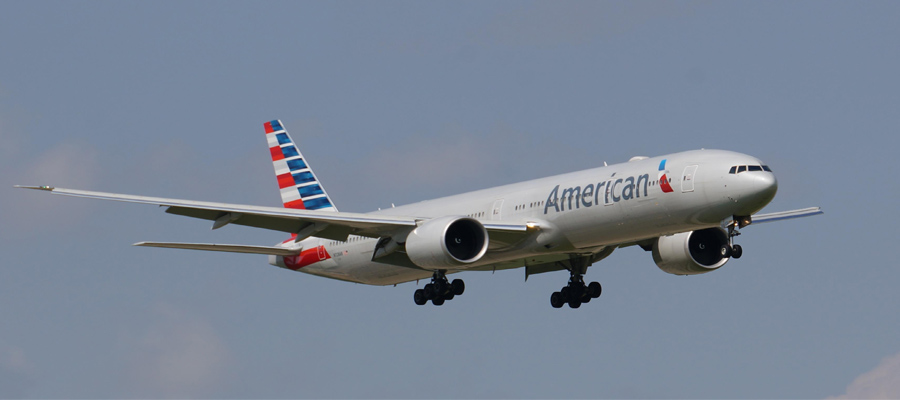 Picture of an American Airlines airplane bringing guests to San Jose, Costa Rica for their ArrivaGroups Deals.