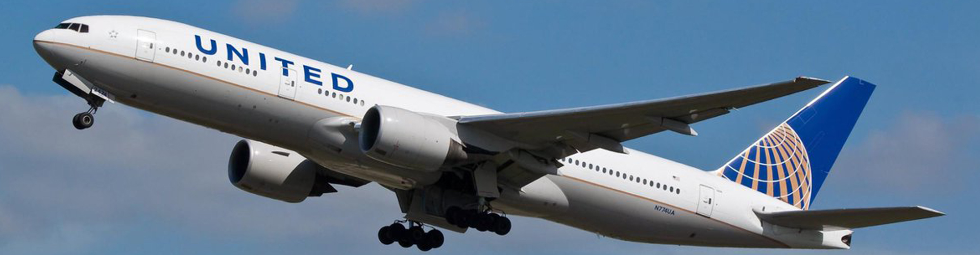 united-airlines-departing Picture of a United Airlines airplane bringing ArrivaGroups patients to Costa Rica..
